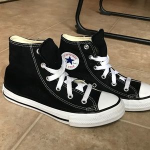 Youths converse  chuck taylors